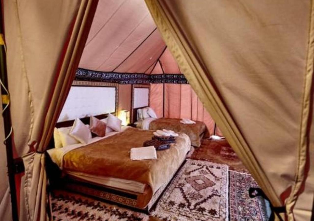 Отель Amazing Luxury Camp Мерзуга Экстерьер фото