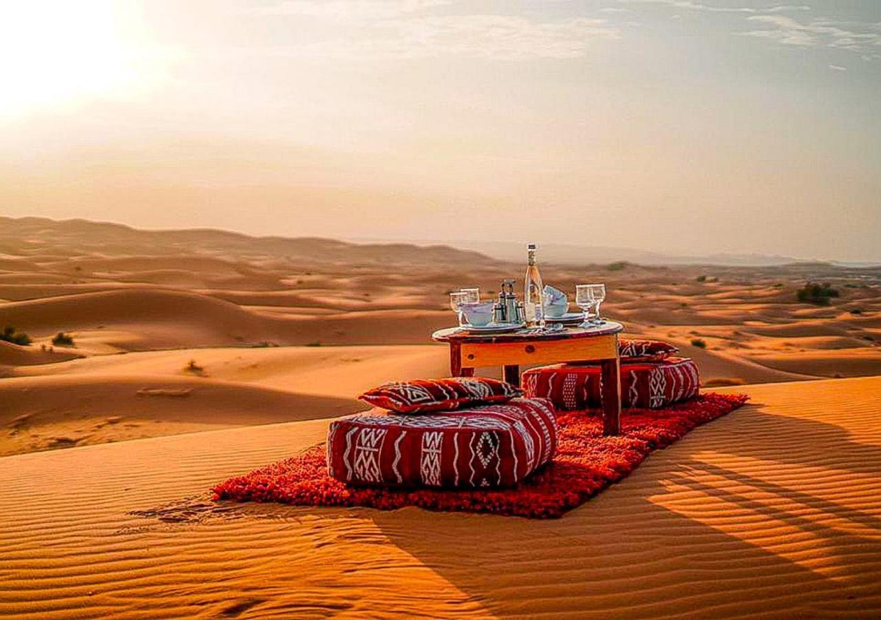 Отель Amazing Luxury Camp Мерзуга Экстерьер фото