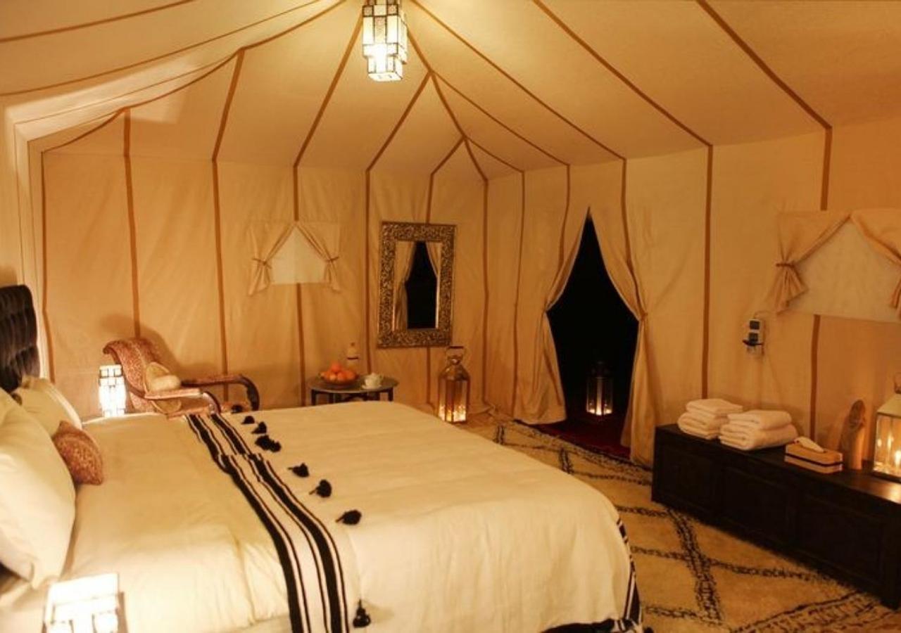 Отель Amazing Luxury Camp Мерзуга Экстерьер фото